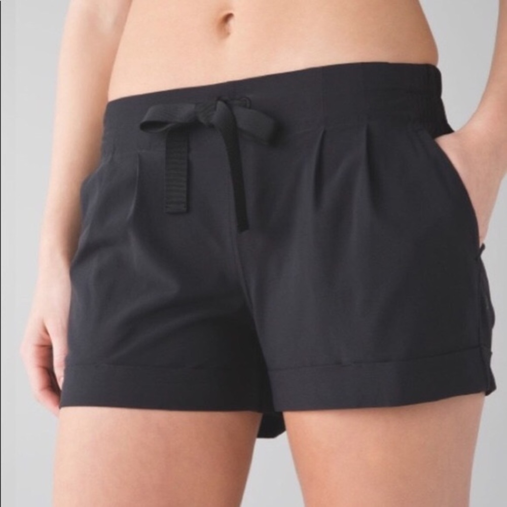 Lululemon Breakaway II Black Shorts